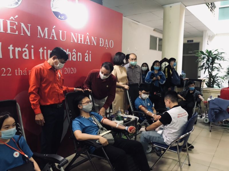 Hiến máu là việc làm thiết thực cứu người bệnh