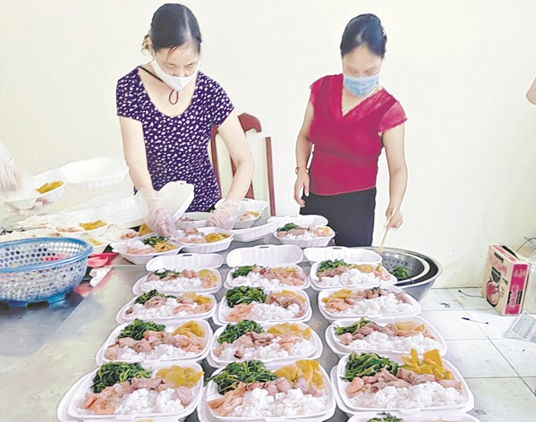 Các “chị nuôi” ở xã Kim Sơn, huyện Gia Lâm