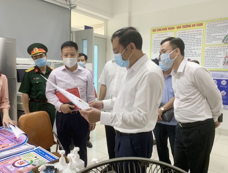 Đồng chí Lê Hồng Sơn, Ủy