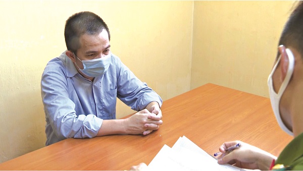 Đối tượng Vũ Đ&igrave;nh H&ugrave;ng tại cơ quan điều tra