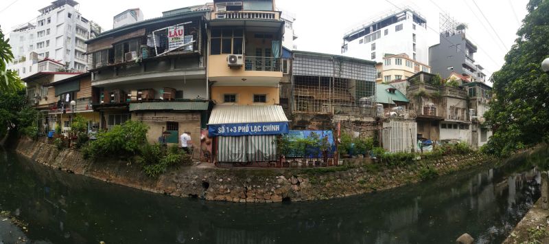 Khu vực tuyến đường ven hồ Trúc Bạch khi chưa được cải tạo