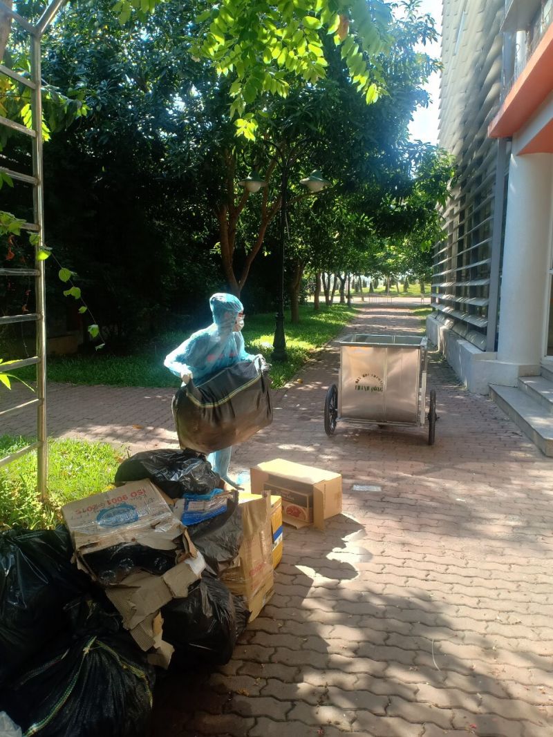 C&aacute;c c&ocirc; g&aacute;i trẻ kh&ocirc;ng nề h&agrave; việc nặng