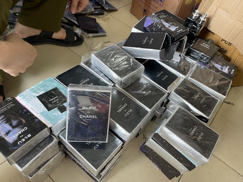 Sản phẩm c&oacute; dấu hiệu vi phạm giả mạo