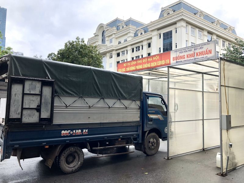 Phụ nữ Bộ Tư lệnh Thủ đô hỗ trợ nông dân Bắc Giang tiêu thụ vải thiều - ảnh 1