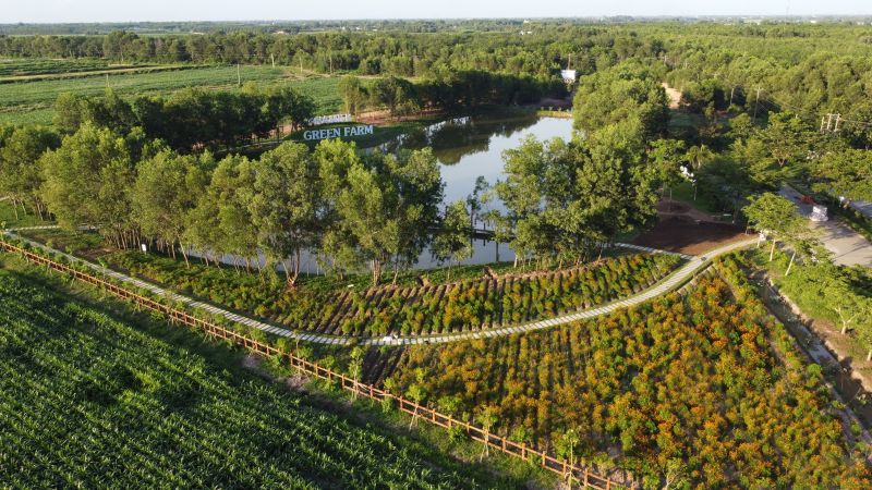 Đầu năm 2021, Vinamilk giới thiệu hệ thống trang trại sinh th&aacute;i Vinamilk Green Farm được đầu tư x&acirc;y dựng tại T&acirc;y Ninh, Quảng Ng&atilde;i v&agrave; Thanh H&oacute;a