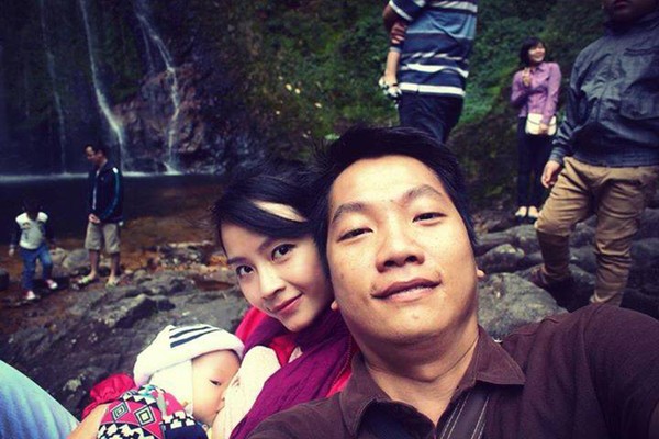 Một facebooker chia sẻ h&igrave;nh ảnh cho con b&uacute; nơi c&ocirc;ng cộng được chồng chụp với niềm tự h&agrave;o (Ảnh:PN)