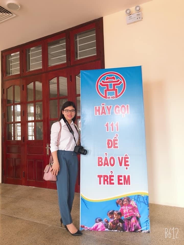 Nhà báo Văn Hồng Nhung