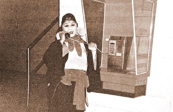 Mã Đức Hoa gọi điện cho vợ khi lưu diễn nước ngoài