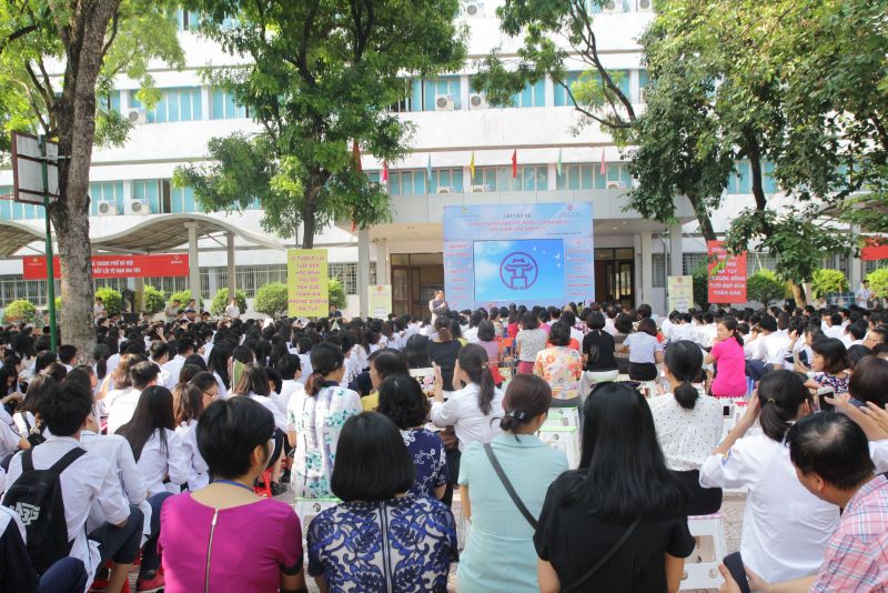 Gia đ&igrave;nh v&agrave; nh&agrave; trường được xem l&agrave; &ldquo;l&aacute; chắn&rdquo; bảo vệ v&agrave; gi&uacute;p c&aacute;c em học sinh, sinh vi&ecirc;n tr&aacute;nh được c&aacute;c nguy cơ mắc c&aacute;c tệ nạn ma t&uacute;y