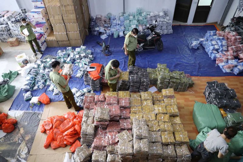 Triệt phá 8 kho hàng, cơ sở kinh doanh livetreams bán hàng không rõ nguồn gốc - ảnh 5