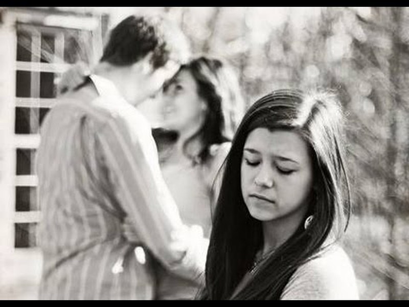 Yêu người đã có gia đình, làm sao để thoát khỏi định kiến "tiểu tam"? - ảnh 1