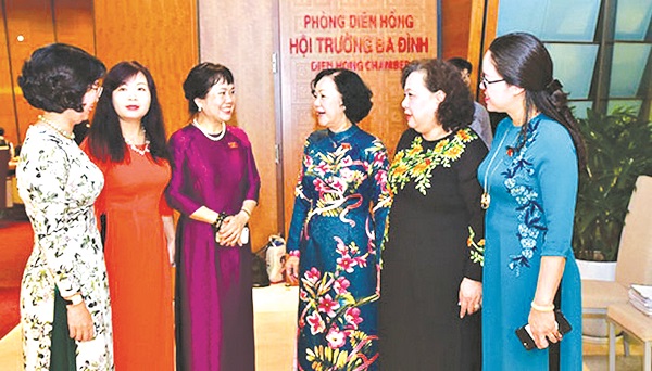Các nữ đại biểu Quốc hội khóa XIV. Ảnh: PNVN Các nữ đại biểu Quốc hội khóa XIV. Ảnh: PNVN