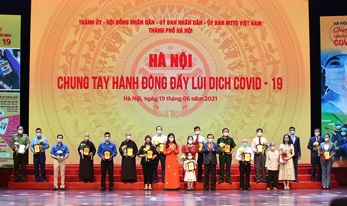 Hà Nội chung tay hành động đẩy lùi dịch Covid-19