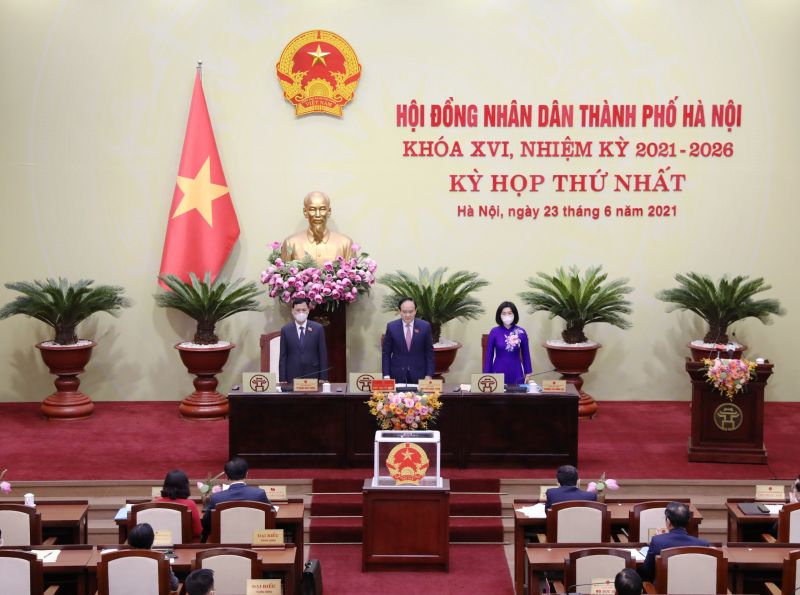 Chủ tịch HĐND thành phố và hai Phó Chủ tịch HĐND thành phố khóa XVI