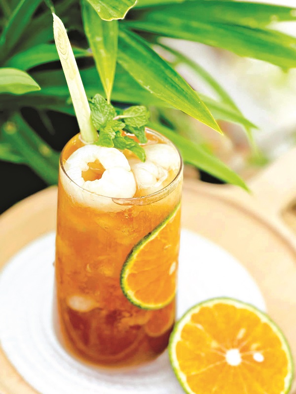 Tr&agrave; vải &ndash; đồ uống được nhiều bạn trẻ y&ecirc;u th&iacute;ch