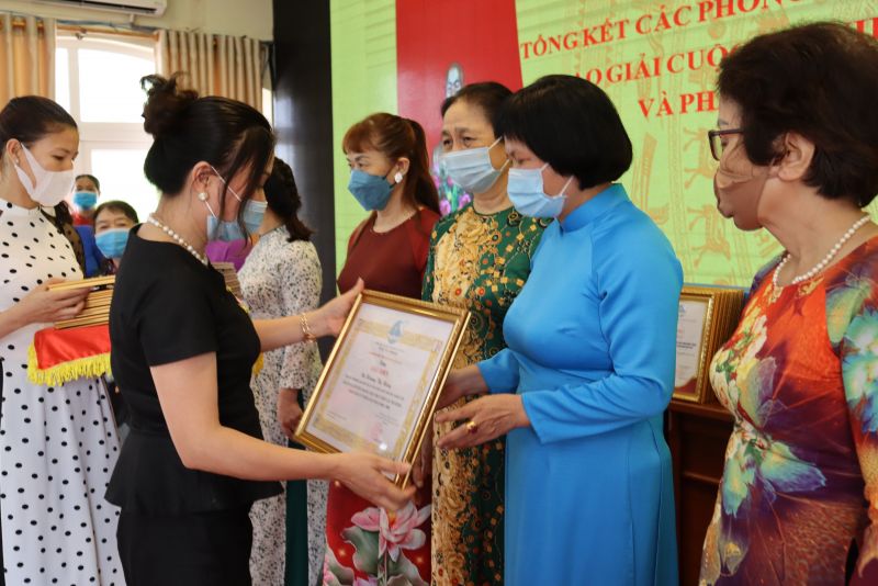 Các cá nhân, tập thể được khen thưởng trong phong trào thi đua yêu nước giai đoạn 2016-2021