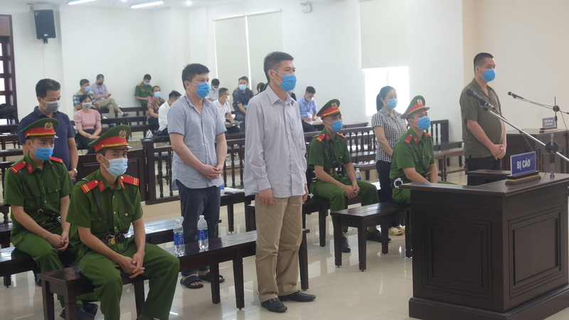 Các bị cáo tại phiên toà phúc thẩm Các bị cáo tại phiên toà phúc thẩm