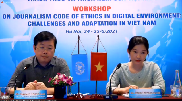 &Ocirc;ng Nguyễn Thanh L&acirc;m, Cục trưởng Cục B&aacute;o ch&iacute; (tr&aacute;i). (Ảnh chụp m&agrave;n h&igrave;nh)