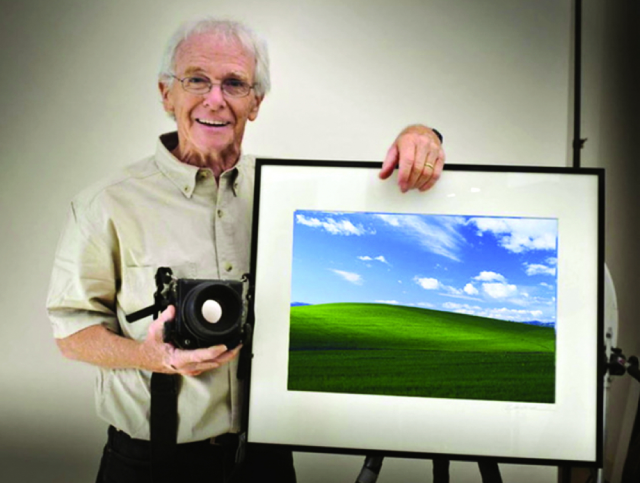 Ông Charles O’Rear bên Bliss - bức ảnh được xem nhiều nhất trên thế giới.