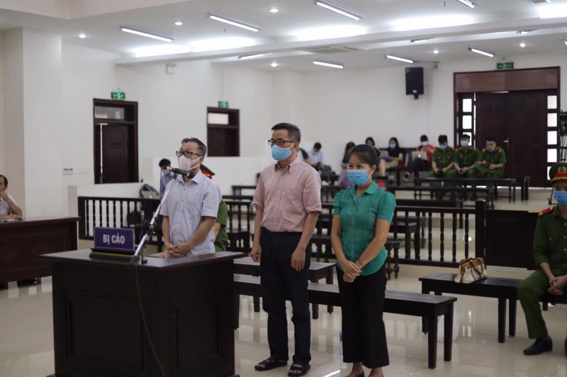 Các bị cáo tại phiên toà phúc thẩm Các bị cáo tại phiên toà phúc thẩm