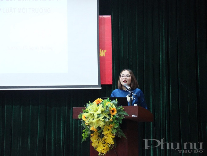 Báo cáo viên tại hội nghị