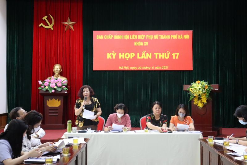 Phó Chủ tịch Hội LHPN Hà Nội Lê Thị Thiên Hương thông qua quy chế quản lý, sử dụng quỹ Hội