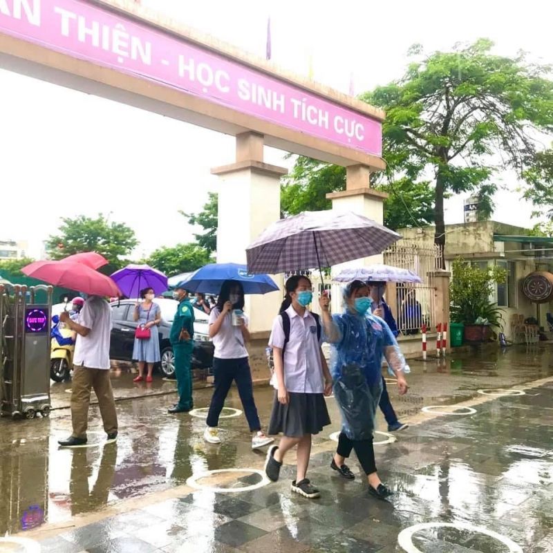 Học sinh Hà Nội dự thi vào lớp 10 THPT năm học 2021 - 2022