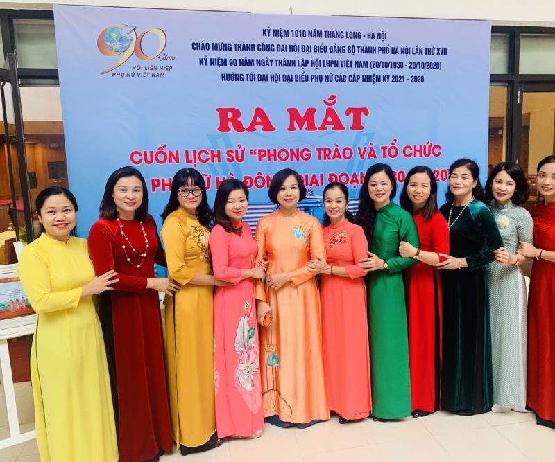 : Hội LHPN Hà Đông ra mắt cuốn sách lịch sử “Phong trào và tổ chức Phụ nữ Hà Đông giai đoạn 1930 – 2020”