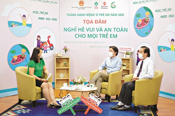 C&aacute;c diễn giả chia sẻ tại toạ đ&agrave;m Nghỉ h&egrave; vui v&agrave; an to&agrave;n cho mọi trẻ em