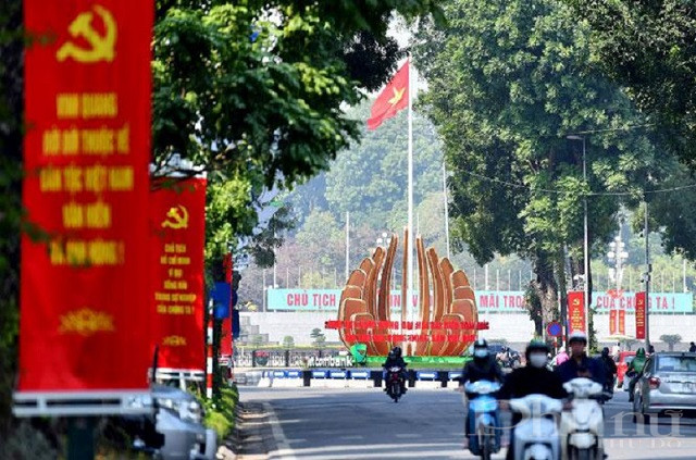 Đảng bộ thành phố Hà Nội tiếp tục tập trung xây dựng, chỉnh đốn Đảng, nâng cao năng lực lãnh đạo và sức chiến đấu, quyết tâm xây dựng Thủ đô ngày càng giàu đẹp, văn minh, hiện đại. Ảnh: Duy Linh
