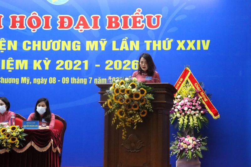 Đồng ch&iacute; B&ugrave;i Minh Đức, Chủ tịch Hội LHPN huyện Chương Mỹ ph&aacute;t biểu khai mạc Đại hội