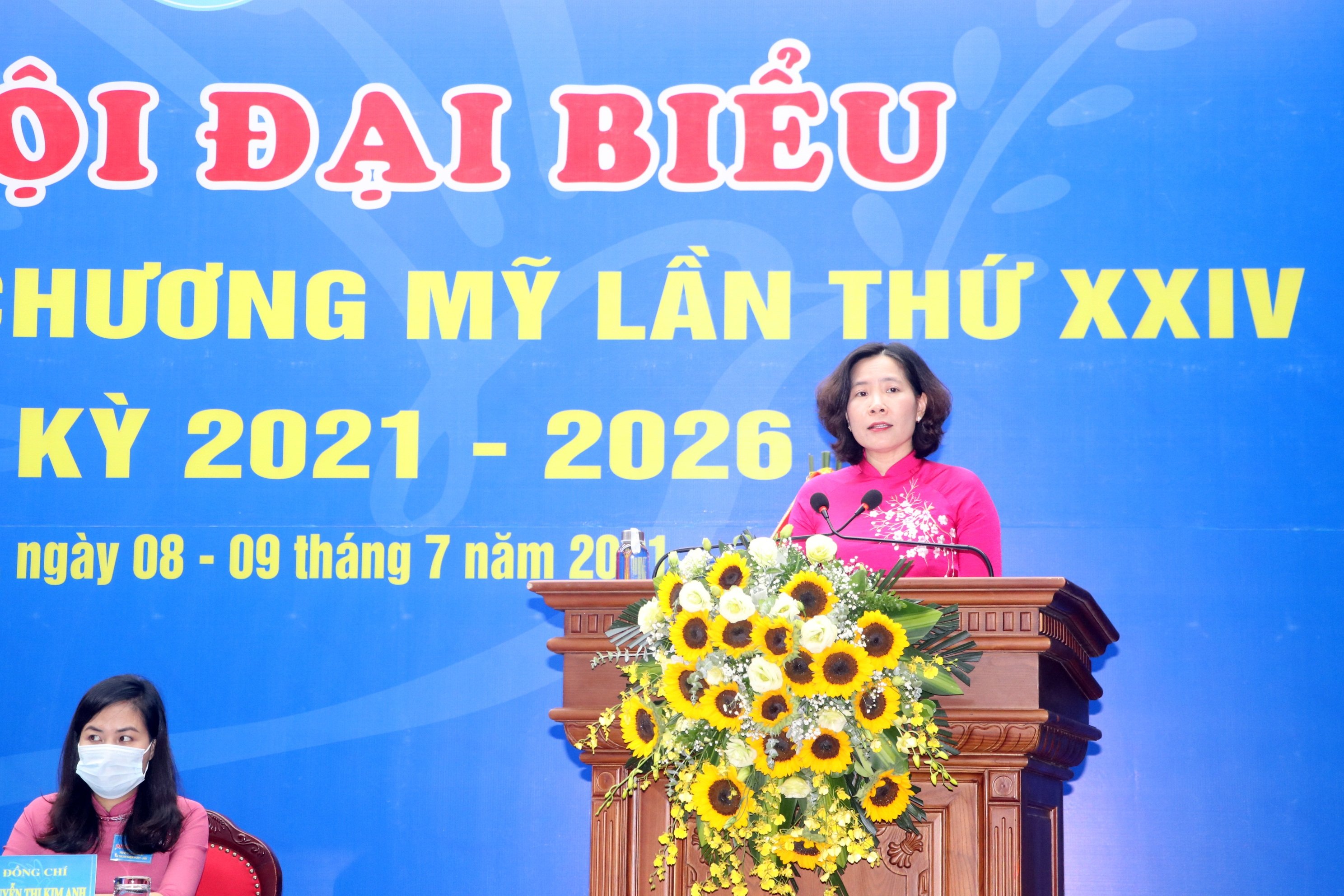 Đồng ch&iacute; L&ecirc; Kim Anh, Chủ tịch Hội LHPN TP H&agrave; Nội ph&aacute;t biểu chỉ đạo tại Đại hội