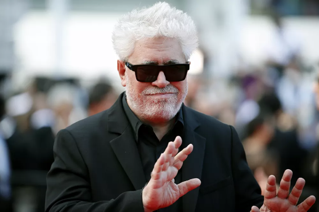 Đạo diễn Pedro Almodovar  tại lễ khai mạc Liên hoan phim quốc tế Cannes lần thứ 74, Pháp.