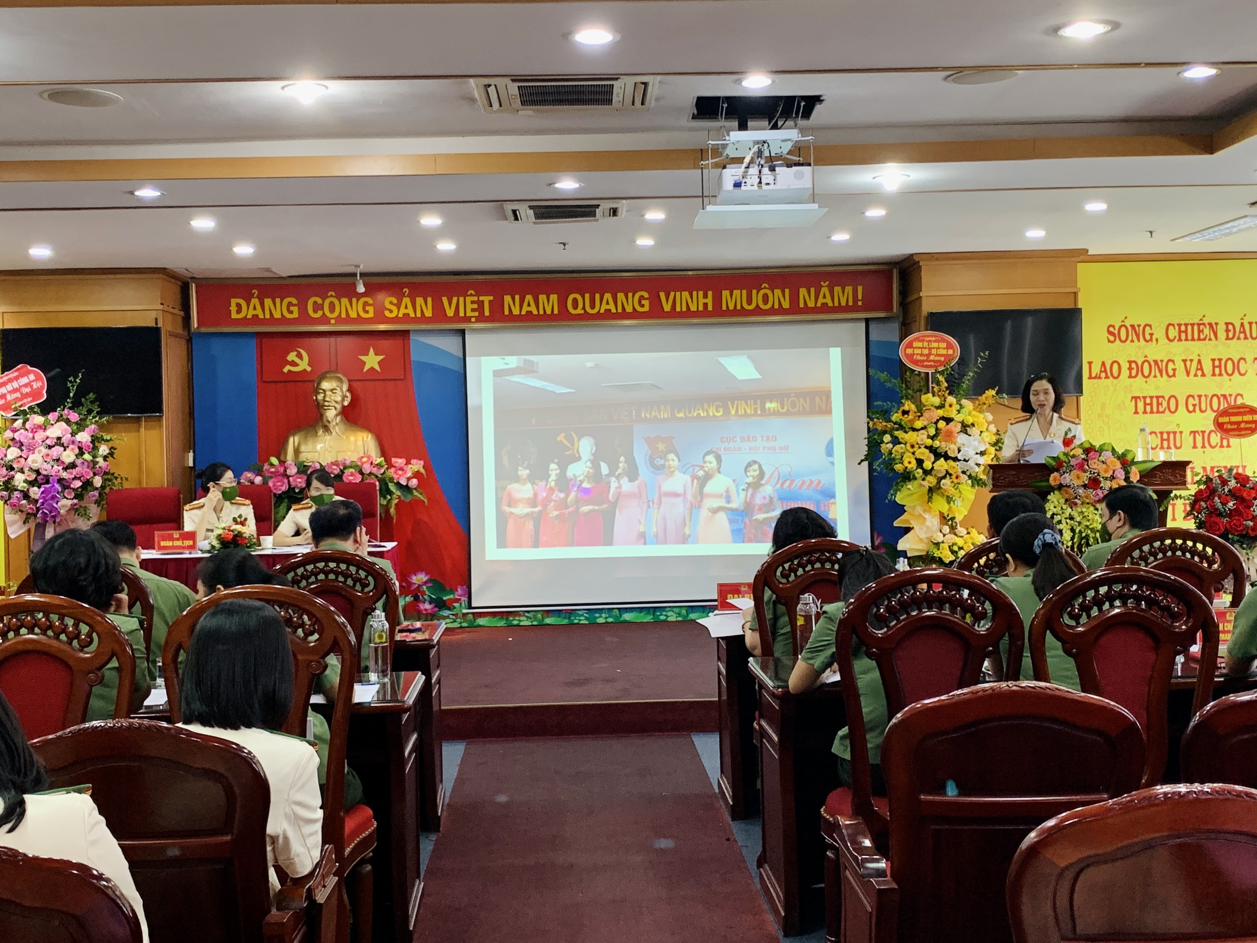 To&agrave;n cảnh Đại hội