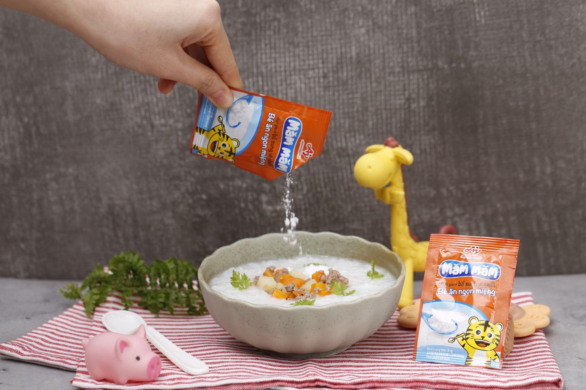 Với mỗi g&oacute;i &ldquo;măm măm&rdquo; 2g hằng ng&agrave;y, bữa ăn của b&eacute; kh&ocirc;ng chỉ đủ vi chất dinh dưỡng m&agrave; c&ograve;n thơm ngon.