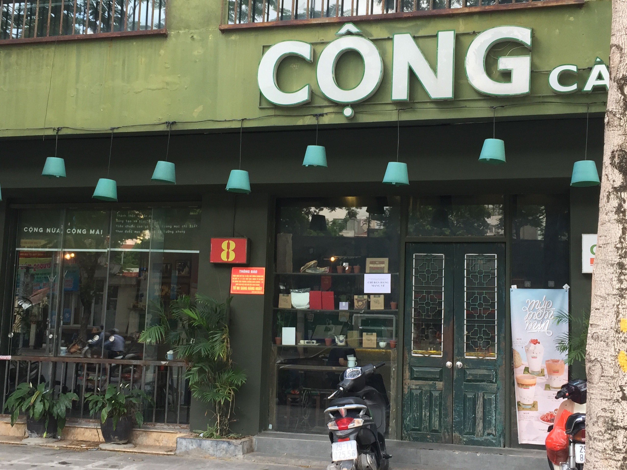Qu&aacute;n cafe Cộng tr&ecirc;n phố Th&aacute;i H&agrave; cũng đ&oacute;ng cửa 
