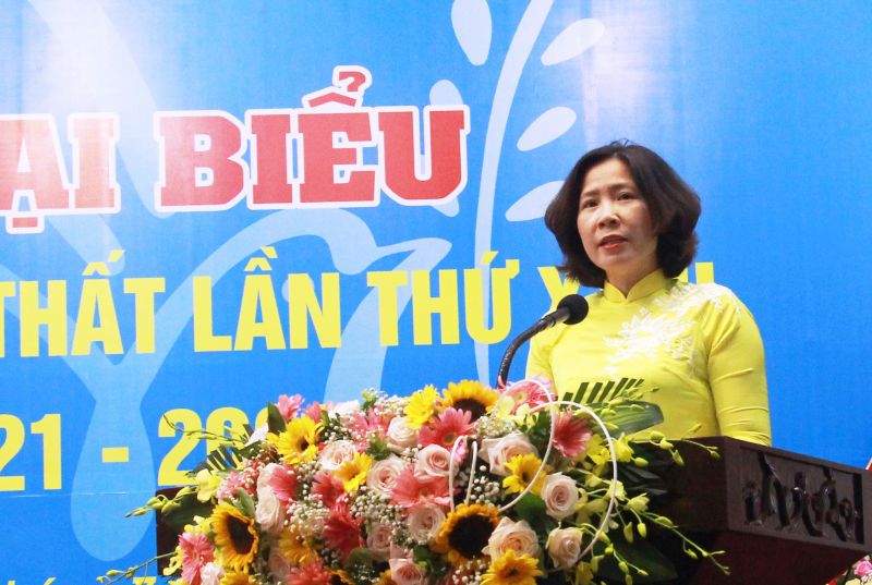 Đồng ch&iacute; L&ecirc; Kim Anh - Th&agrave;nh uỷ vi&ecirc;n, Chủ tịch Hội LHPN H&agrave; Nội ph&aacute;t biểu tại đại hội