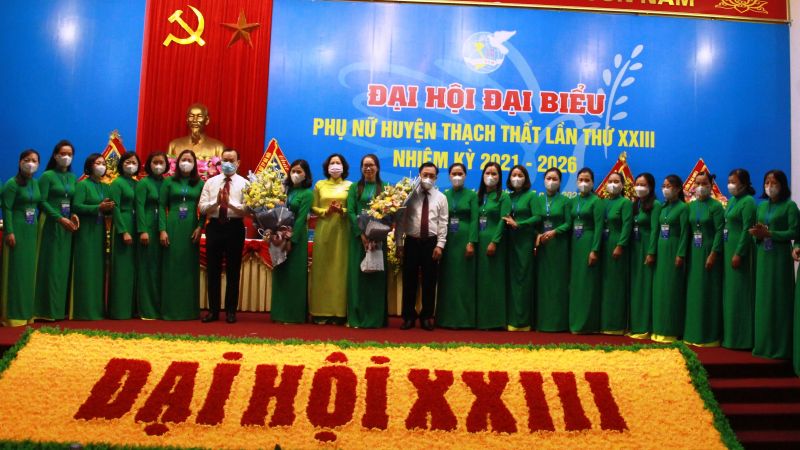 Ban Chấp h&agrave;nh Hội LHPN huyện kho&aacute; XXIII ra mắt đại hội