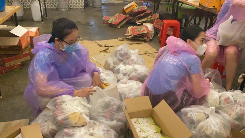 Mỗi phần quà đều được chuẩn bị kỹ lưỡng