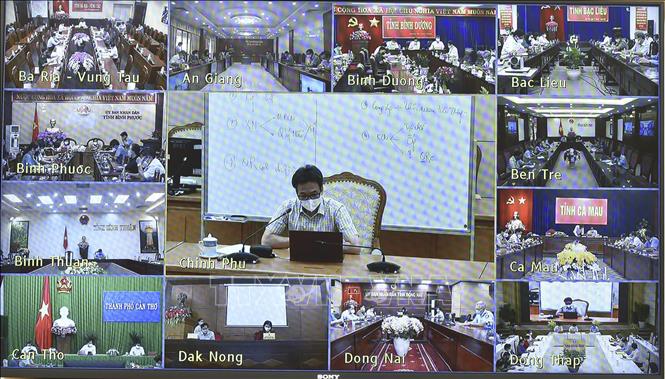 Phó Thủ tướng Vũ Đức Đam, Trưởng ban Chỉ đạo Quốc gia phòng, chống dịch COVID-19 phát biểu chỉ đạo. Ảnh: Minh Đức/TTXVN