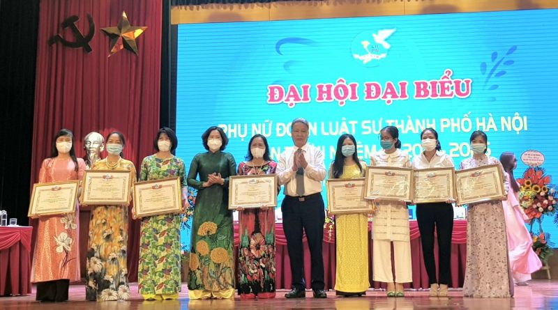 Tại Đại hội có 8 tập thể và 35 cá nhân đã được khen thưởng vì có thành tích xuất sắc trong công tác Hội nhiệm kỳ 2016-2021 Tại Đại hội có 8 tập thể và 35 cá nhân đã được khen thưởng vì có thành tích xuất sắc trong công tác Hội nhiệm kỳ 2016-2021