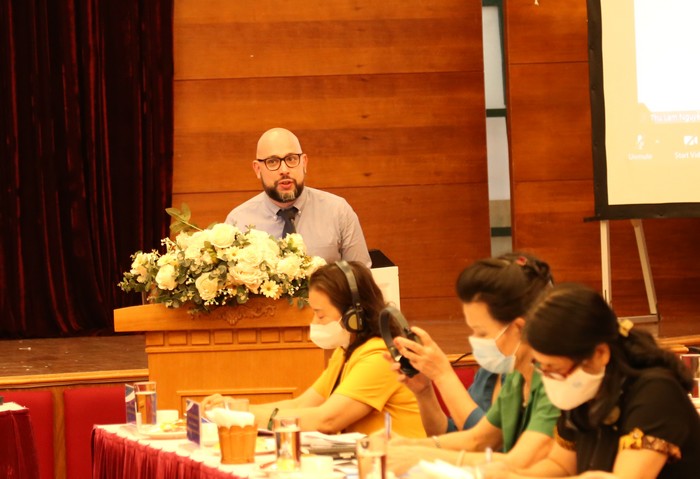 &ocirc;ng Andr&eacute; Gama - Quản l&yacute; chương tr&igrave;nh An sinh x&atilde; hội của ILO tr&igrave;nh b&agrave;y &yacute; kiến