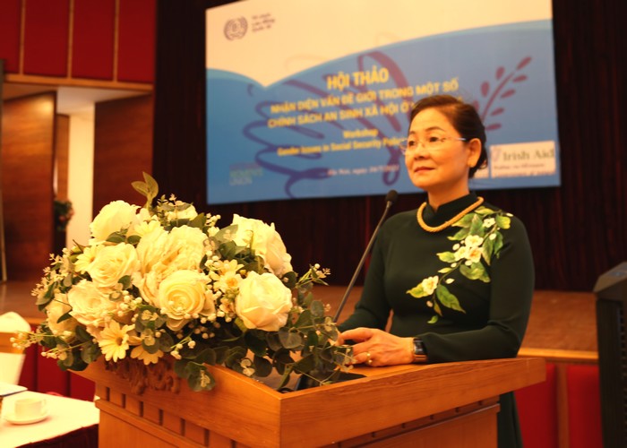 B&agrave; Trần Thị Hương - Ph&oacute; Chủ tịch Hội LHPN Việt Nam ph&aacute;t biểu khai mạc tại hội nghị