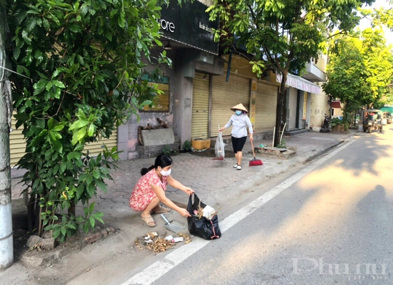Hội LHPN cơ sở duy trì dọn vệ sinh môi trường, phòng chống dịch bệnh. Hội LHPN cơ sở duy trì dọn vệ sinh môi trường, phòng chống dịch bệnh.