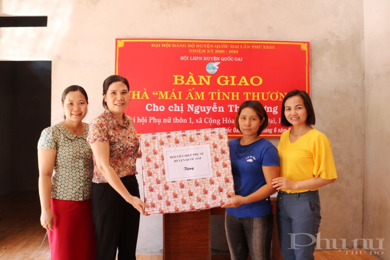 Hội LHPN huyện Quốc Oai bàn giao nhà 