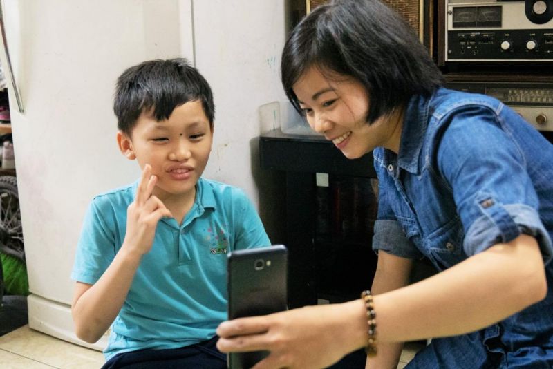 Nếu ở nh&agrave; c&aacute;c em được n&oacute;i l&ecirc;n tiếng n&oacute;i của m&igrave;nh, c&aacute;c em sẽ mạnh dạn n&oacute;i l&ecirc;n tiếng n&oacute;i, g&oacute;p &yacute; c&aacute;c vấn đề trong x&atilde; hội.