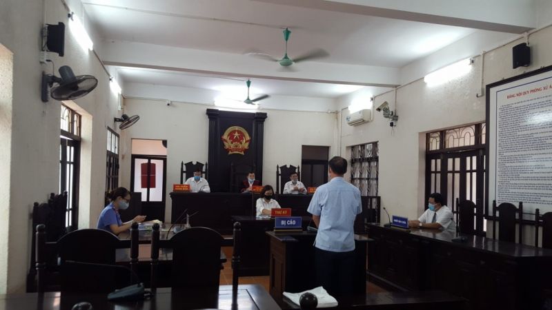 Phiên toà xét xử sơ thẩm bị cáo Lê Văn Vinh Phiên toà xét xử sơ thẩm bị cáo Lê Văn Vinh