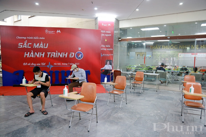 Khu vực đăng ký hiến máu tại Viện Huyết học – Truyền máu TW thưa thớt những ngày này (Ảnh: Công Thắng).