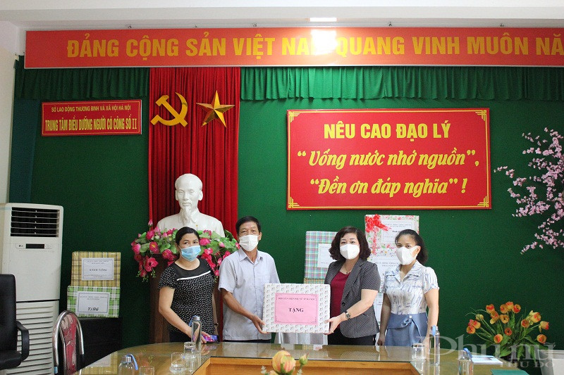 Đoàn công tác Hội LHPN Hà Nội