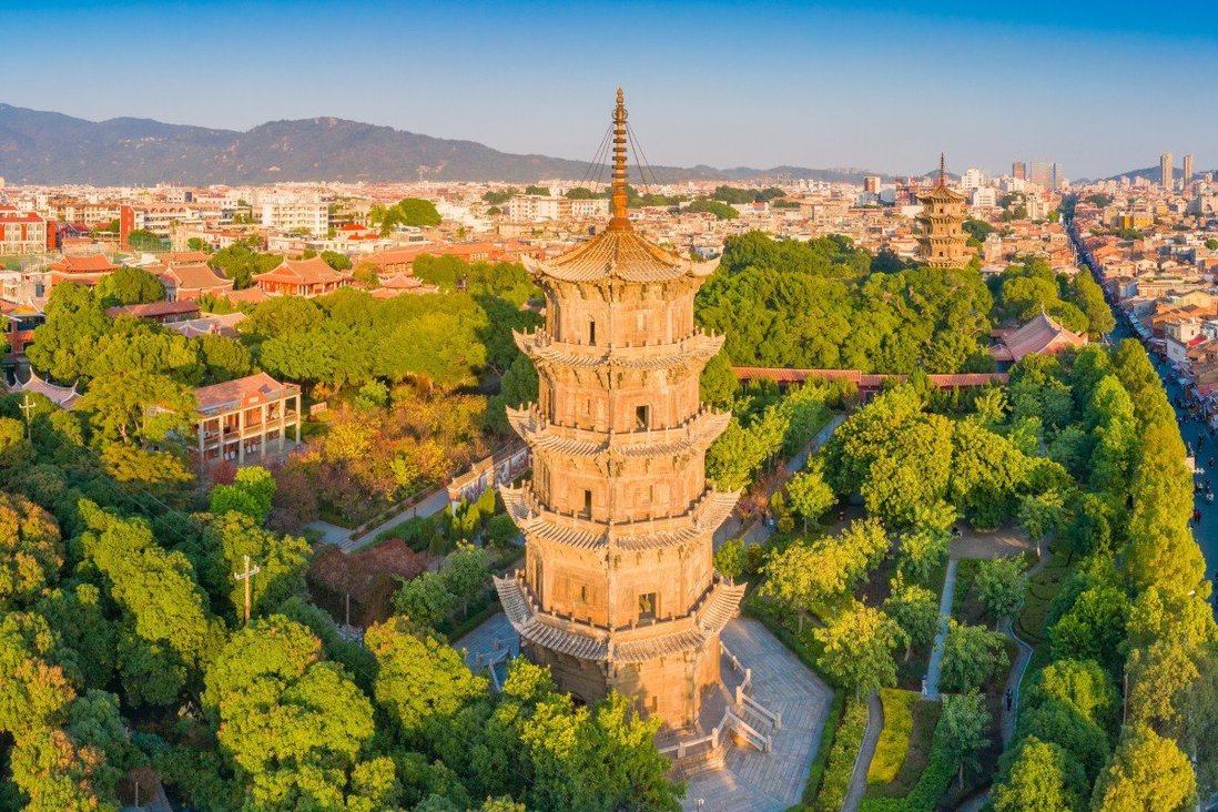 hành phố cảng Tuyền Châu từng được nhà thám hiểm người Italy Marco Polo ca ngợi là  hành phố cảng Tuyền Châu từng được nhà thám hiểm người Italy Marco Polo ca ngợi là